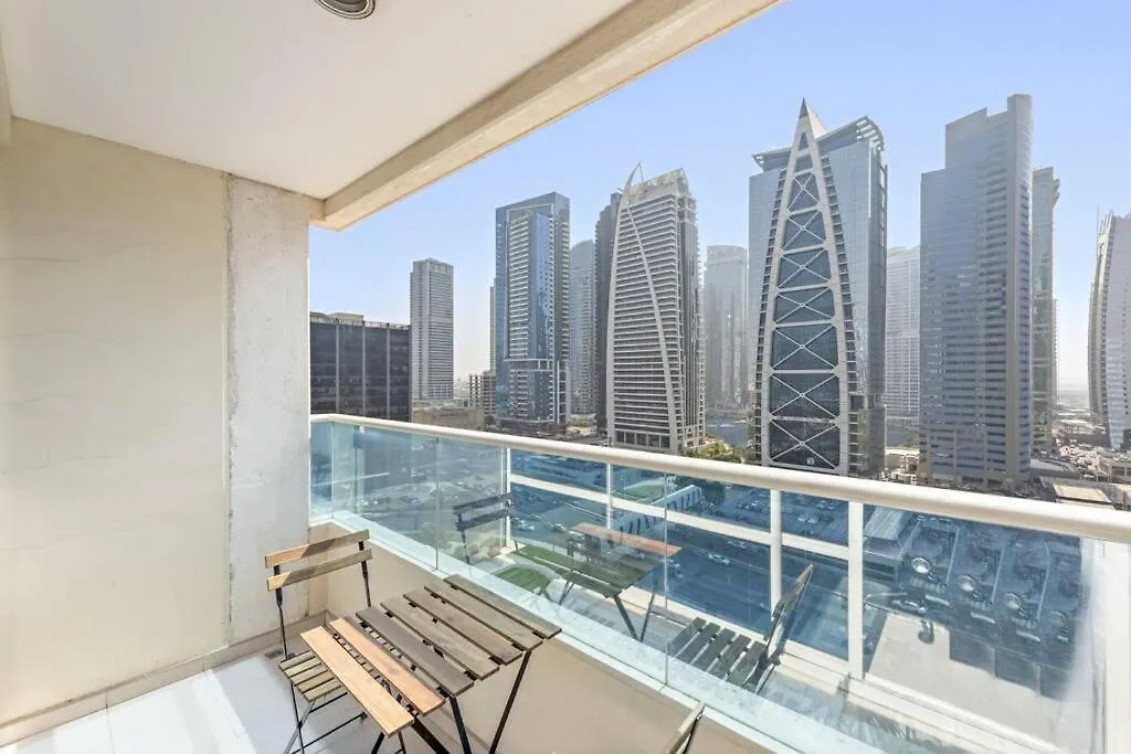Spacious 1-Bedroom Apartment In Jlt Dubai