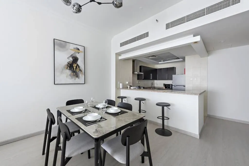 Spacious 1-Bedroom Apartment In Jlt Dubai