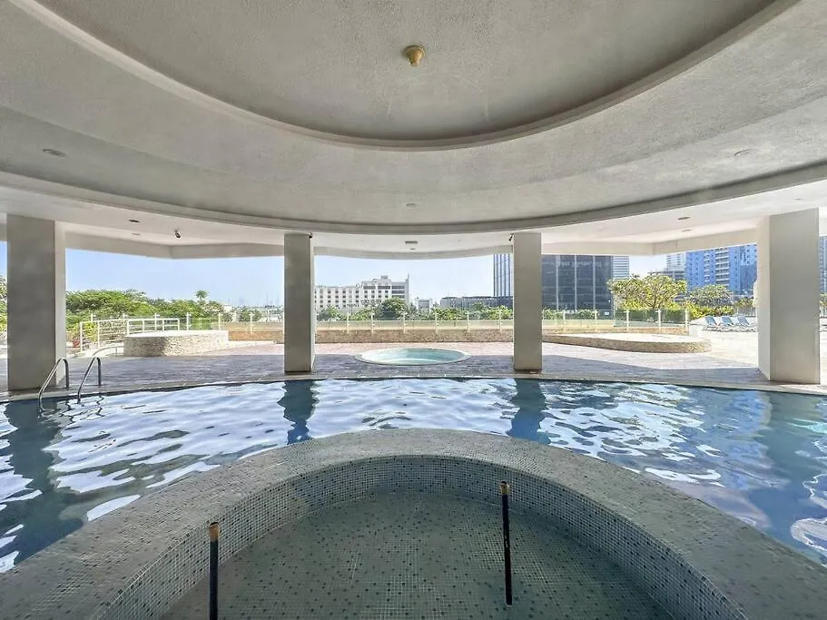 Spacious 1-Bedroom Apartment In Jlt 두바이 0*,